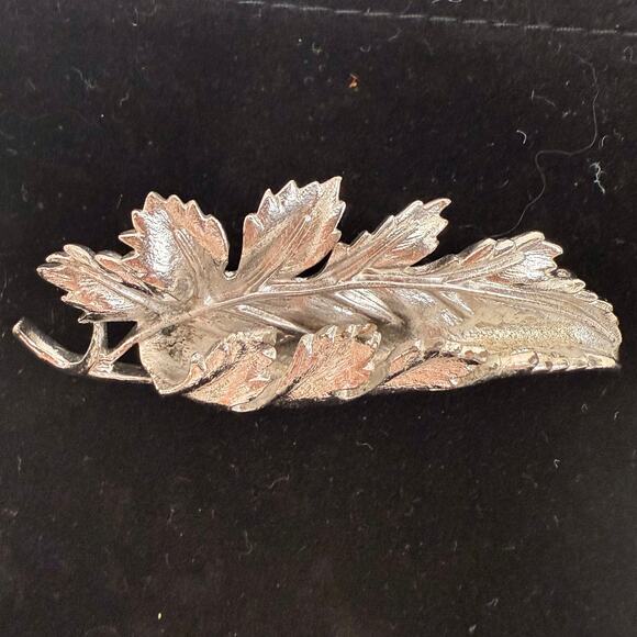 Vintage Estate Silver Tone Folded Leaf Brooch Textured Finish Pin Closure - Picture 11 of 16